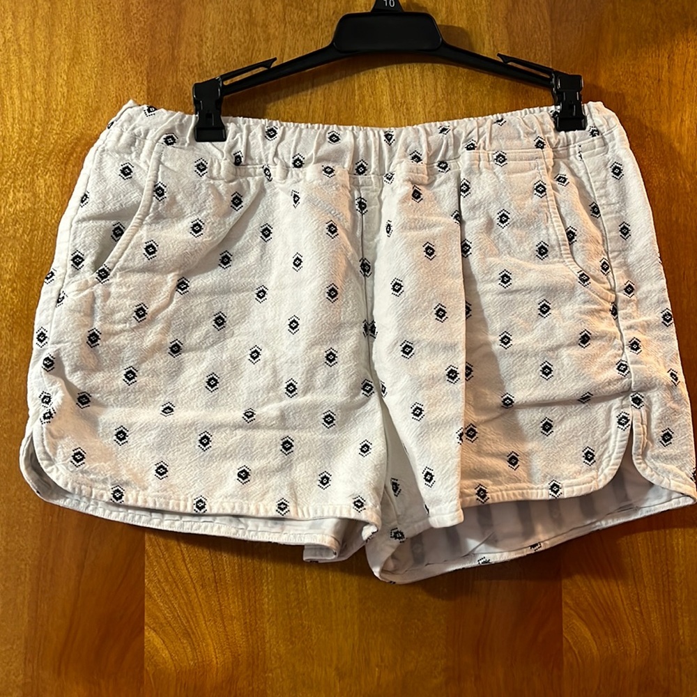 Patterned shorts